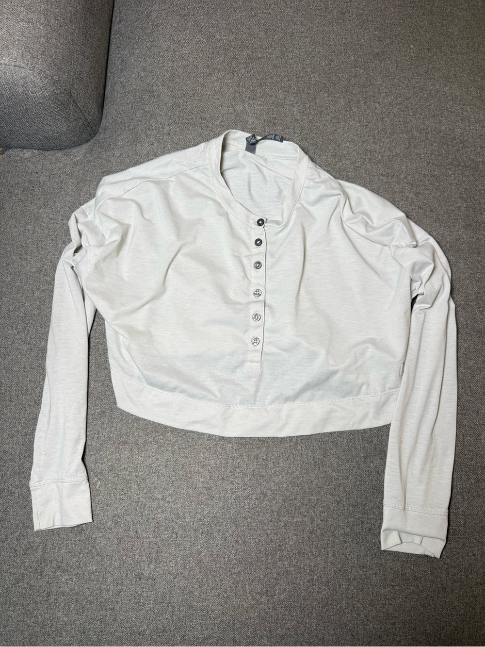 Vuori Ivory Long-Sleeve Cropped Henley Size XS